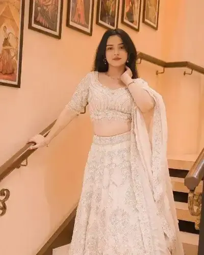 Escort Kathlal